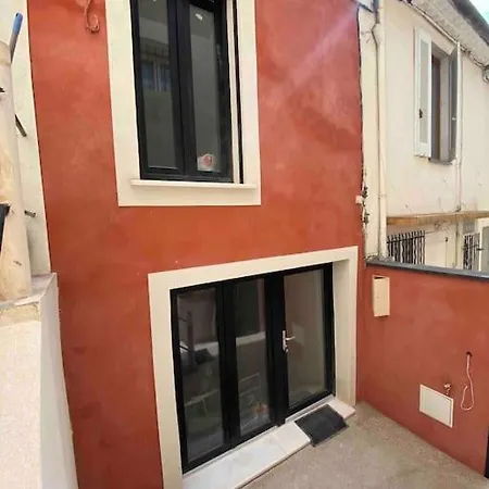 Bulle Ocre, Renove & Climatise Dans Le Centre *