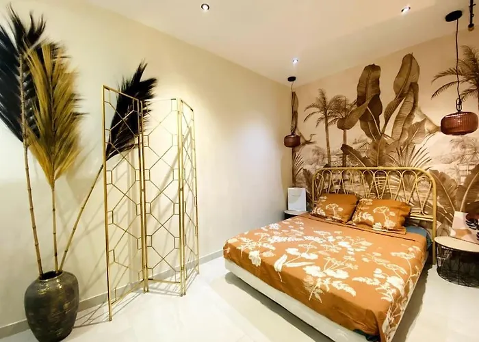 Bulle Ocre, Renove & Climatise Dans Le Centre Lägenhet